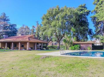 Casa · 170m² · 7 Ambientes · Venta Casa Quinta / 6.000 m² / Calle Saravi, La Lonja Pilar con Pileta y Quincho