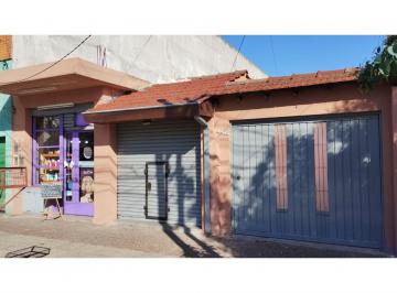 Casa · 255m² · 6 Ambientes · 3 Cocheras · Excelente Vivienda en Bloque + 2 Locales