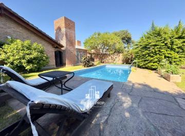 Casa de 10 ambientes, Córdoba · Vendo Hermosa Casa en Granja de Funes