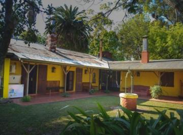 Casa · 400m² · 7 Ambientes · Casa en Venta - 5 Dorm. 5 Baños - Nogoyá