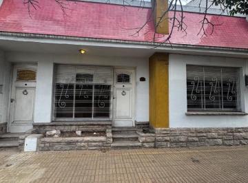 Casa · 229m² · 4 Ambientes · Casa en Venta Excelente Ubicación, Acepta Financiación