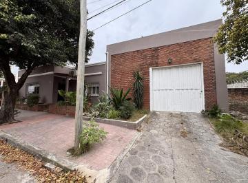 Casa · 265m² · 7 Ambientes · Casa a Reciclar 3 Dorm Galpon Barrio Parque Capital a m de Ruta 20