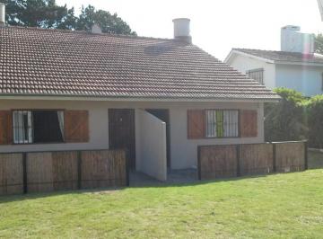 Edificio · 240m² · 15 Ambientes · 6 Cocheras · Edificio Comercial en Venta - 7 Dorm. 5 Baños - Cochera - Villa Gesell