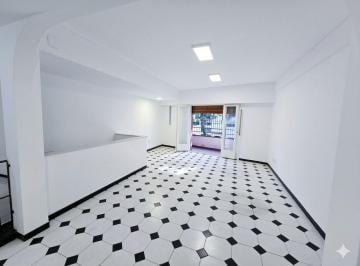Casa · 135m² · 3 Ambientes · 1 Cochera · Venta Casa 3 Amb Garage Local Comercial Boedo