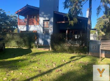 Casa · 220m² · 4 Ambientes · 1 Cochera · Casa en Venta - 3 Dorm. 4 Baños - Valeria del Mar