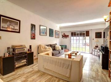 PH · 83m² · 3 Ambientes · Venta PH 3 Amb Jardín Pileta Parrilla Paternal