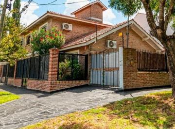 PH · 120m² · 4 Ambientes · 1 Cochera · Venta Casa 4 Amb. C/cochera ´ + Patio y Parrilla