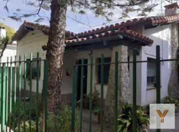 Casa · 80m² · 3 Ambientes · 1 Cochera · Casa en Venta - 2 Dorm. 1 Baño - 400 m² - Manuel B. Gonnet, La Plata