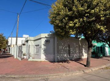 Casa · 173m² · 6 Ambientes · 2 Cocheras · Venta Casa 2 Dormit/ 9 de Julio