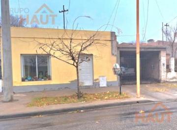 Casa · 210m² · 4 Ambientes · 1 Cochera · Venta - Casa - Barrio Arevalo - Calle Tucuman 426 Cipolletti