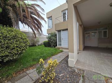 Casa · 268m² · 6 Ambientes · 2 Cocheras · Venta Casa 4 Dorm Estudio - B° Los Tordos II