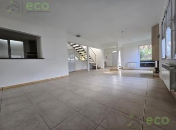 Casa · 268m² · 6 Ambientes · 2 Cocheras · Venta Casa 4 Dorm Estudio - B° Los Tordos II