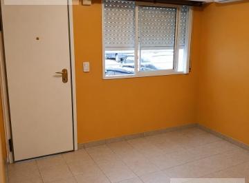 Casa · 100m² · 3 Ambientes · Casa en Alquiler - 2 Dorm. 1 Baño - 100 m - La Plata