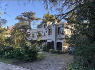 Casa · 602m² · 6 Ambientes · 1 Cochera · Casa en El Barranco Reciclada a Nuevo