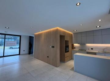 PH · 165m² · 3 Dormitorios · 1 Cochera · Espectacular Duplex en Alquiler Campo Chico
