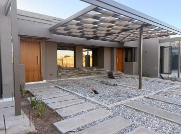 Casa · 78m² · 6 Ambientes · 1 Cochera · Casa a Estrenar en Barrio Las Acacias de Godoy Cruz