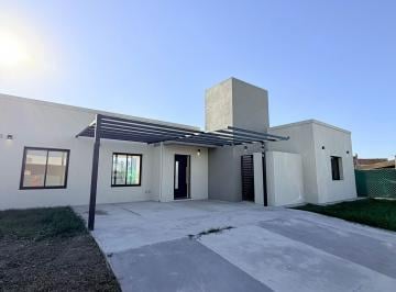 Casa · 140m² · 3 Dormitorios · 2 Cocheras · Casa en El Manantial