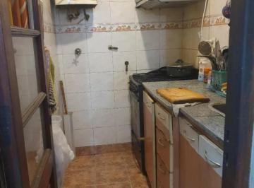 PH · 85m² · 2 Ambientes · PH en Venta - 3 Dorm. 1 Baño - 95 m² - Parque Patricios