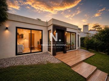 Foto1 · Casa de 4 Dorm. en Venta en San Rafael, Punta del Este con Parrillero