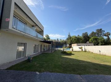 Casa · 178m² · 4 Ambientes · Casa en Venta - 2 Dorm. 2 Baños - 1000 m - La Plata