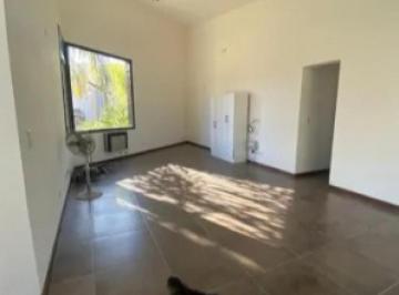 Casa · 143m² · 4 Ambientes · Casa en Venta - 3 Dorm. 2 Baños - Pilar