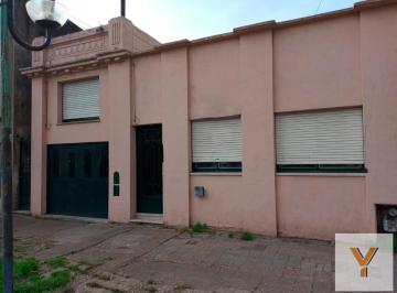 Casa · 190m² · 7 Ambientes · Casa en Venta - 2 Dorm. 1 Baño - 190 m² - La Plata