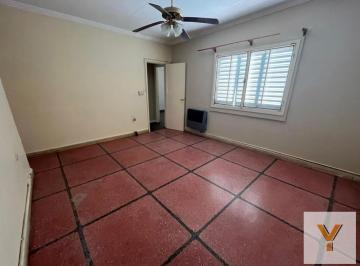 PH · 83m² · 3 Ambientes · 1 Cochera · PH en Venta - 2 Dorm. 1 Baño - Cochera - La Plata