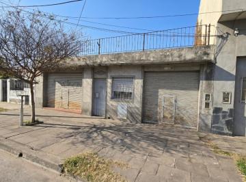 Casa · 160m² · 4 Ambientes · Dos Viviendas Dos Locales Venta Inversor Ituzaingó Norte