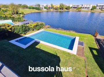 Casa · 331m² · 6 Ambientes · 2 Cocheras · Casa en Venta de 5 Ambientes con Gran Espejo de Agua en Vistas Puertos Escobar