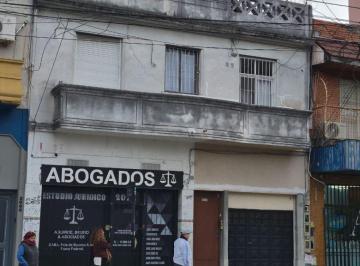 Departamento de 2 ambientes, Monte Castro · Departamento 2 Ambientes Frente con Terraza y Quincho, Sin Expensas a Reciclar