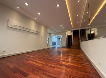 Casa · 176m² · 5 Ambientes · 3 Cocheras · Casa en Venta de 3 Dorm. y Piscina en Barrio Lourdes Rosario