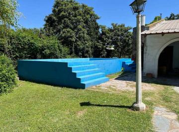 Quinta vacacional · 156m² · 3 Dormitorios · 1 Cochera · Casa Quinta en Venta en Rojas con Pileta