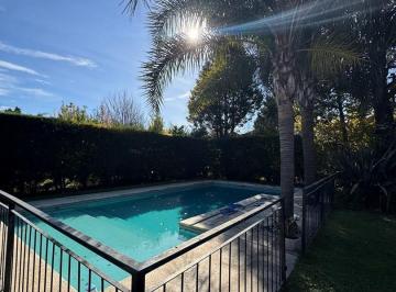 Quinta vacacional · 203m² · 4 Ambientes · Casa Quinta en Alquiler en Los Pilares, Pilar, G. B. a. Zona Norte