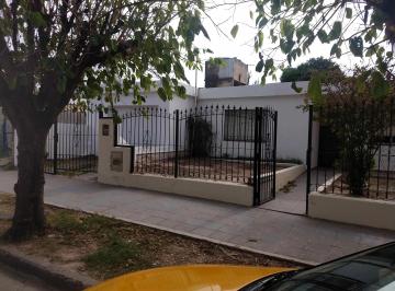 Casa de 5 ambientes, Córdoba · Casa 3 Dorm. con Cochera, Apta Credito, Barrio Ferreyra.