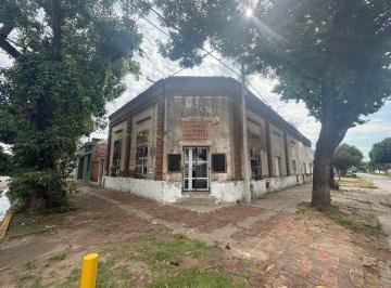 Casa · 201m² · 6 Ambientes · Venta de Casona Centrica en Esperanza