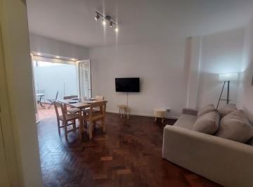 Departamento · 35m² · 2 Ambientes · Depto. Temporario de Dos Ambientes con Patio Para 2 Personas. Varese.