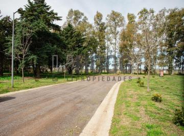 HOG-HOG-1046_2 · Lote 1035 m² Barrio El Tropezón. Todos Los Servicios.