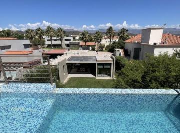 Casa · 377m² · 8 Ambientes · 2 Cocheras · Dos Casas y Una Idea en Palmares Presidente