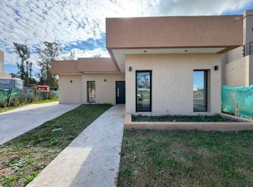 Casa de 4 ambientes, Pilar · Casa 4 Ambientes Barrio Santa Sofia Pilar del Este