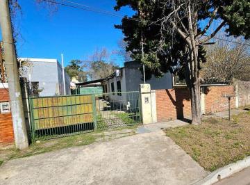 Casa · 120m² · 4 Ambientes · 2 Cocheras · Casa 4 Dorm. Barrio Yaguaron