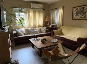 Casa · 113m² · 3 Ambientes · 2 Cocheras · Alquiler Casa 3 Ambientes Pilar Amueblada