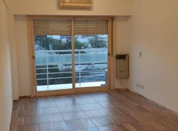 Departamento en Venta de 2 ambientes  · Hermoso Departamento Dos Ambientes Al Frente con Balcón en Donato Alvarez 1535