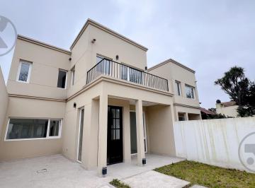 Casa · 142m² · 4 Ambientes · 1 Cochera · Venta | Casa a Estrenar de 4 Ambientes | Constitucion