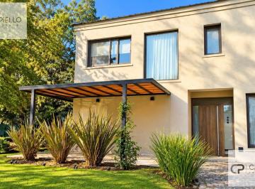 Casa · 707ha · 7 Ambientes · Casa en Alquiler y Venta en St Thomas Oeste