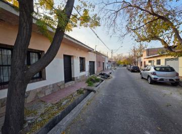 Casa · 115m² · 4 Ambientes · 1 Cochera · Venta de Casa a Reciclar en Dorrego