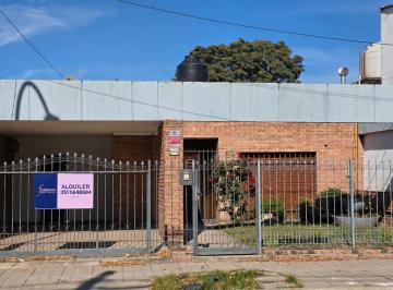Casa · 170m² · 5 Ambientes · 1 Cochera · Alquiler | Casa 3 Dorm. en 1 Planta Cochera y Patio | Barrio Jardín