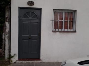 Departamento de 1 ambiente, Almirante Brown · Monoambiente a m de Amenedo