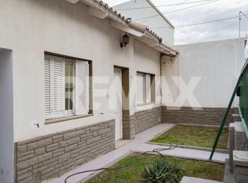 Casa · 60m² · 3 Ambientes · 1 Cochera · Venta de Casa + Dto, Santa Cruz 274, Neuquen