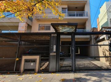 Departamento · 46m² · 2 Ambientes · 1 Cochera · Venta Semipiso C/cochera Cubierta Castelar Centro