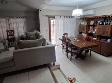 Casa de 5 ambientes, Lomas de Zamora · Importante Chalet con Galpón, Excelente Ubicación Para Varios Destinos Vivienda o Comercial.